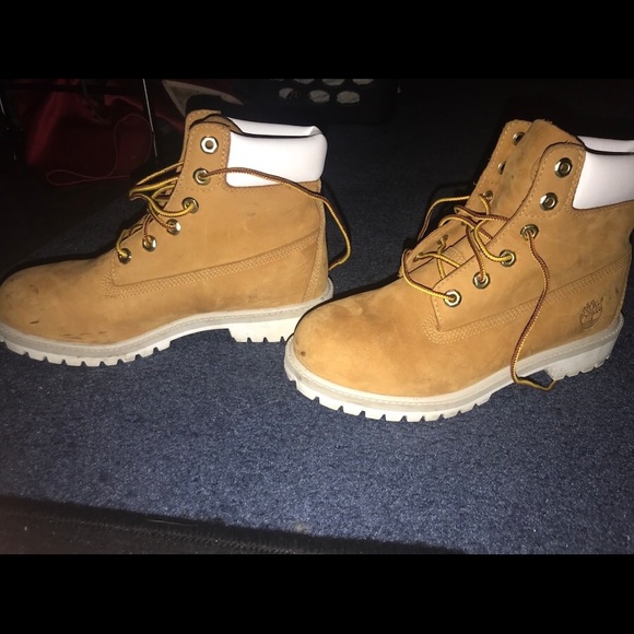 Special edition White Trim Timberland Boots - Picture 3 of 5